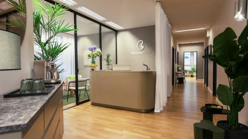 Empfangsbereich der Privatpraxis Beyond Med in Leipzig